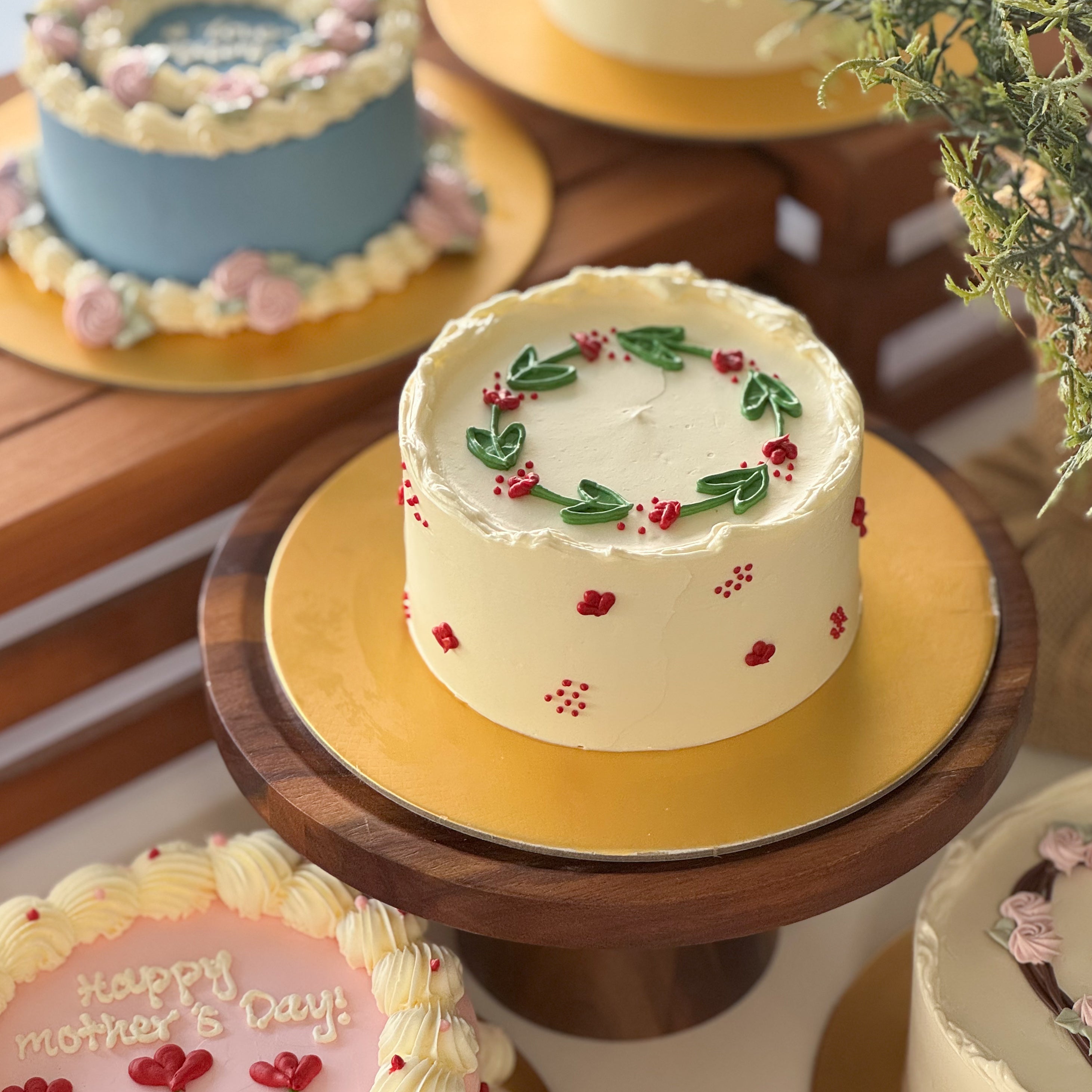 Mini Tulips Mother's Day Cake – Bloomsbury Bakers