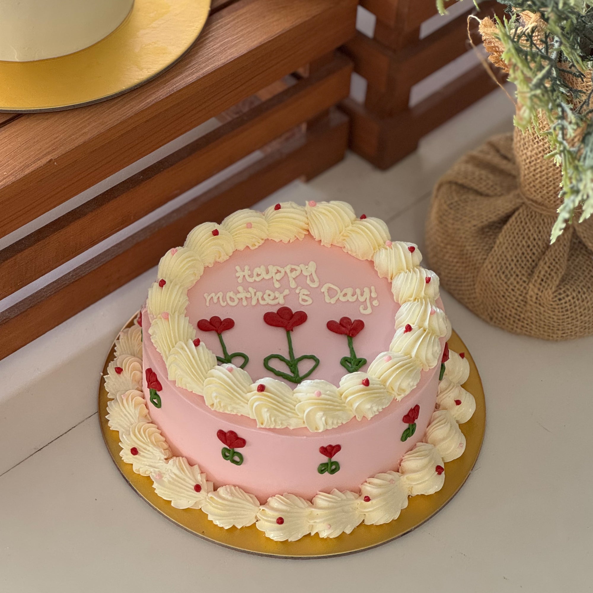 Vintage Tulip Mother&#39;s Day Cake